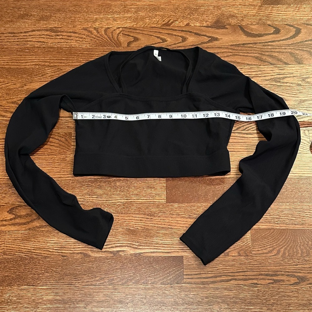 HALARA Black Ribbed Long Sleeve Crop Top Size Medium - Picture 7 of 7